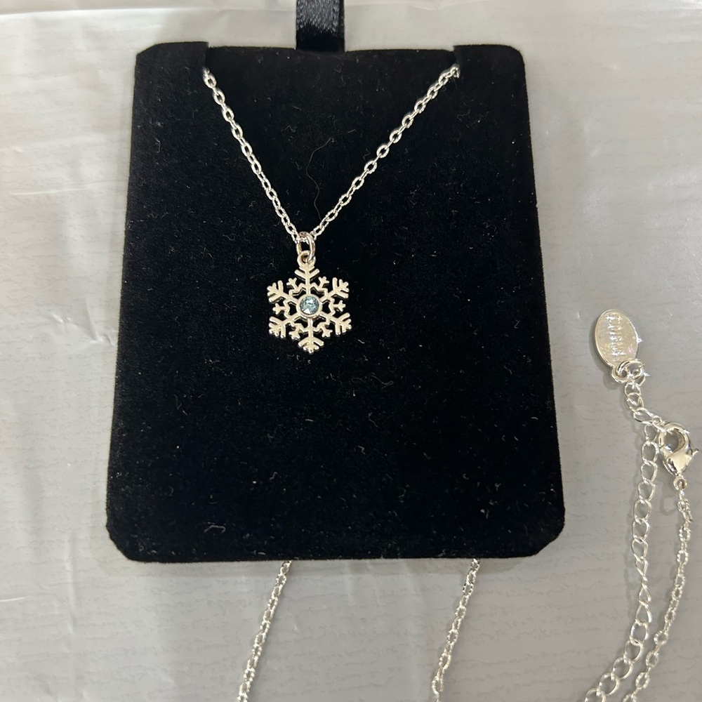 Disney Elegant Silver Snowflake Pendant Necklace